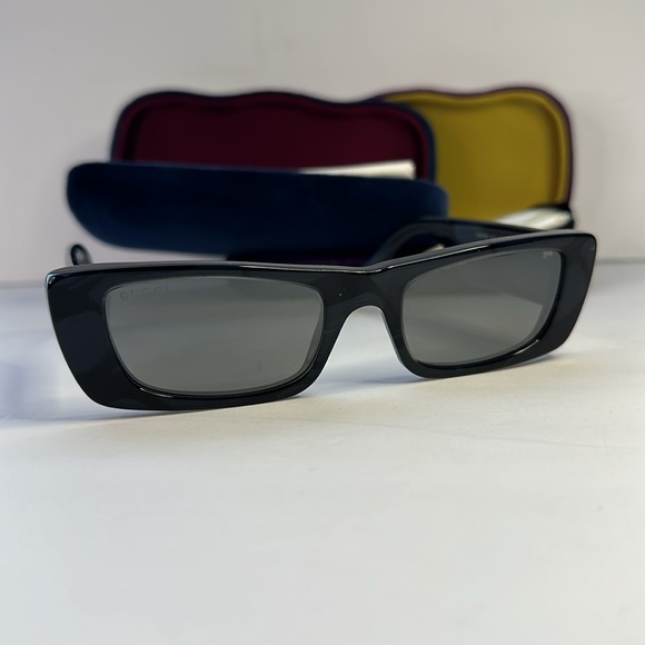 New Authentic Gucci GG0516S 013 52 Interlocking Logo on temples Sunglasses - Picture 3 of 12